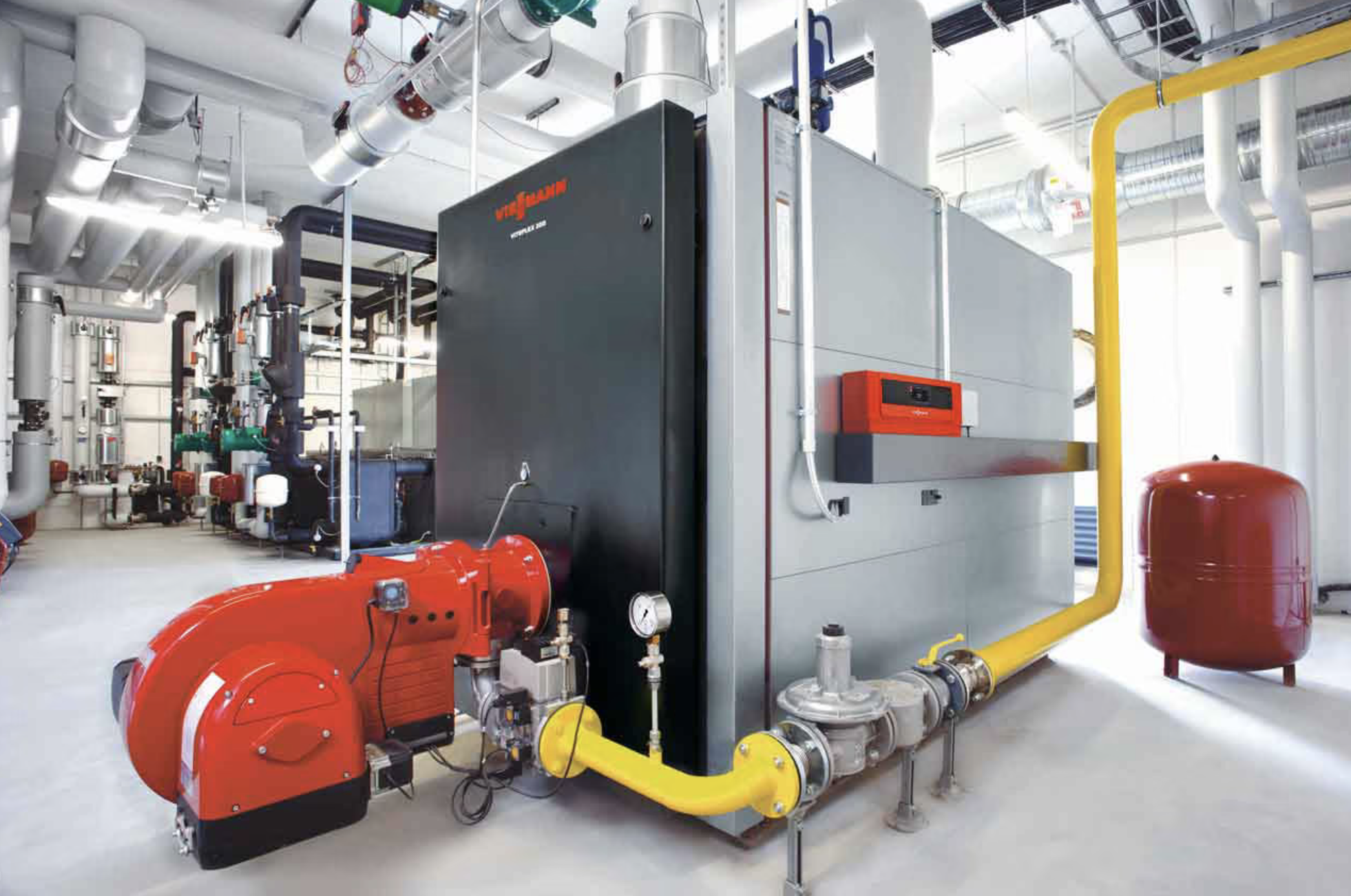 Referenzprojekt Wärmepumpe – Innenansicht Technikraum