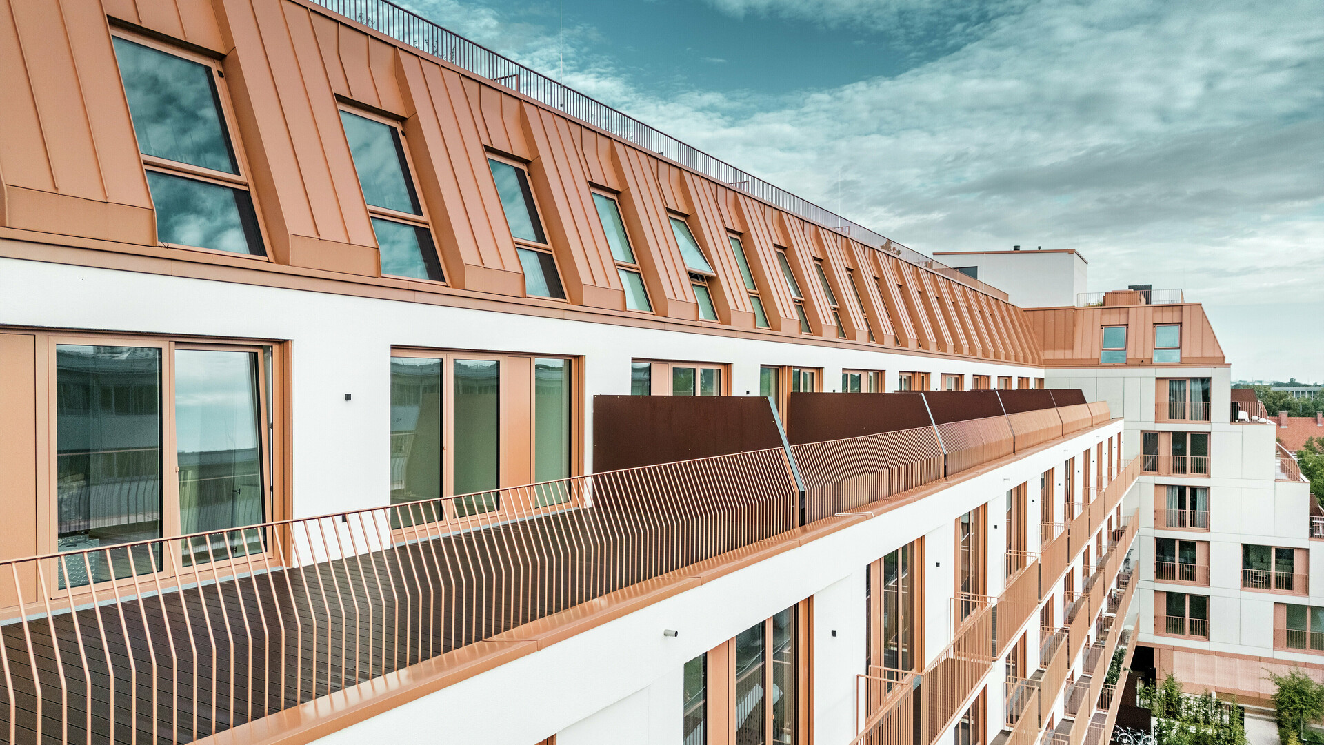 csm_Dach-Terrassen-PREFALZ-Dach-Fassade-Wohnhaus-Van-B-Muenchen_d9917ac1f2
